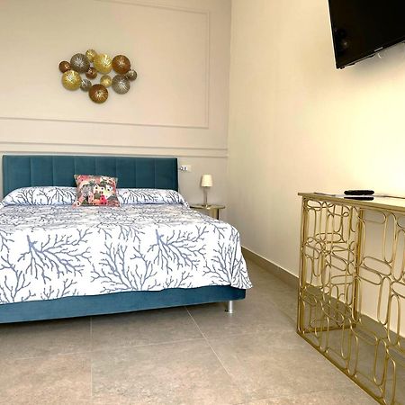 ナポリ Chiostro San Francesco - Casa Di Ospitalita Religiosa Bed & Breakfast エクステリア 写真