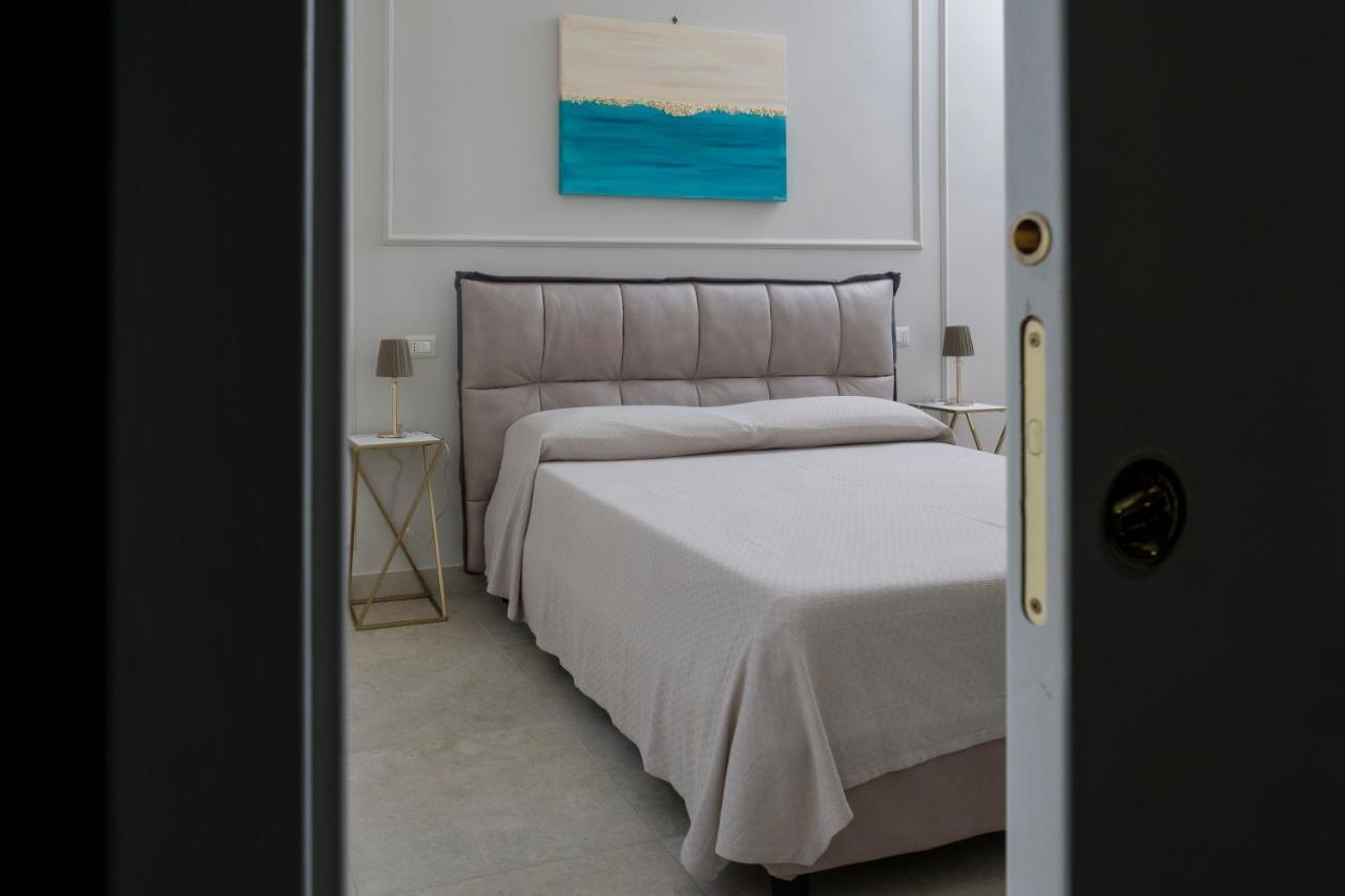 ナポリ Chiostro San Francesco - Casa Di Ospitalita Religiosa Bed & Breakfast エクステリア 写真