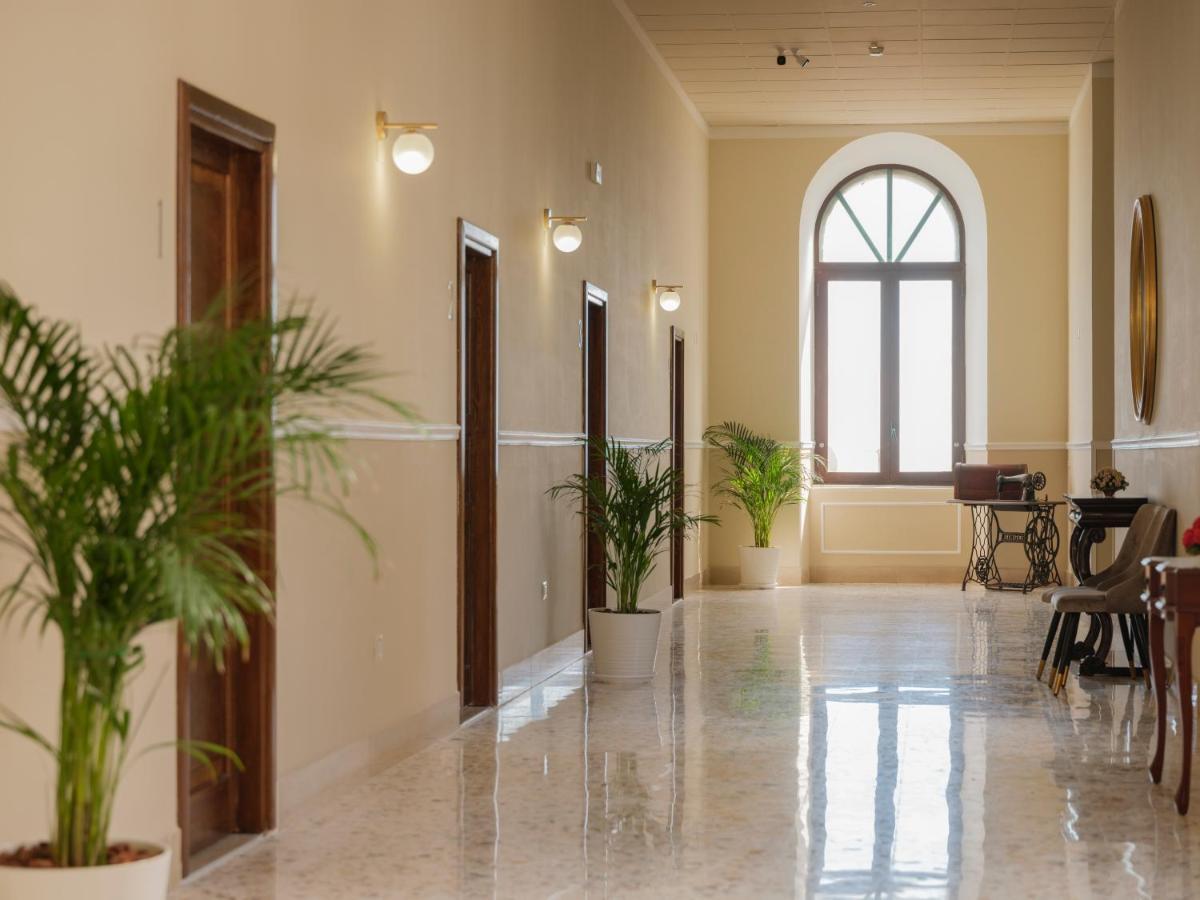 ナポリ Chiostro San Francesco - Casa Di Ospitalita Religiosa Bed & Breakfast エクステリア 写真